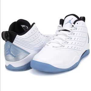 BRAND NEW ! Jordan velocity sneakers